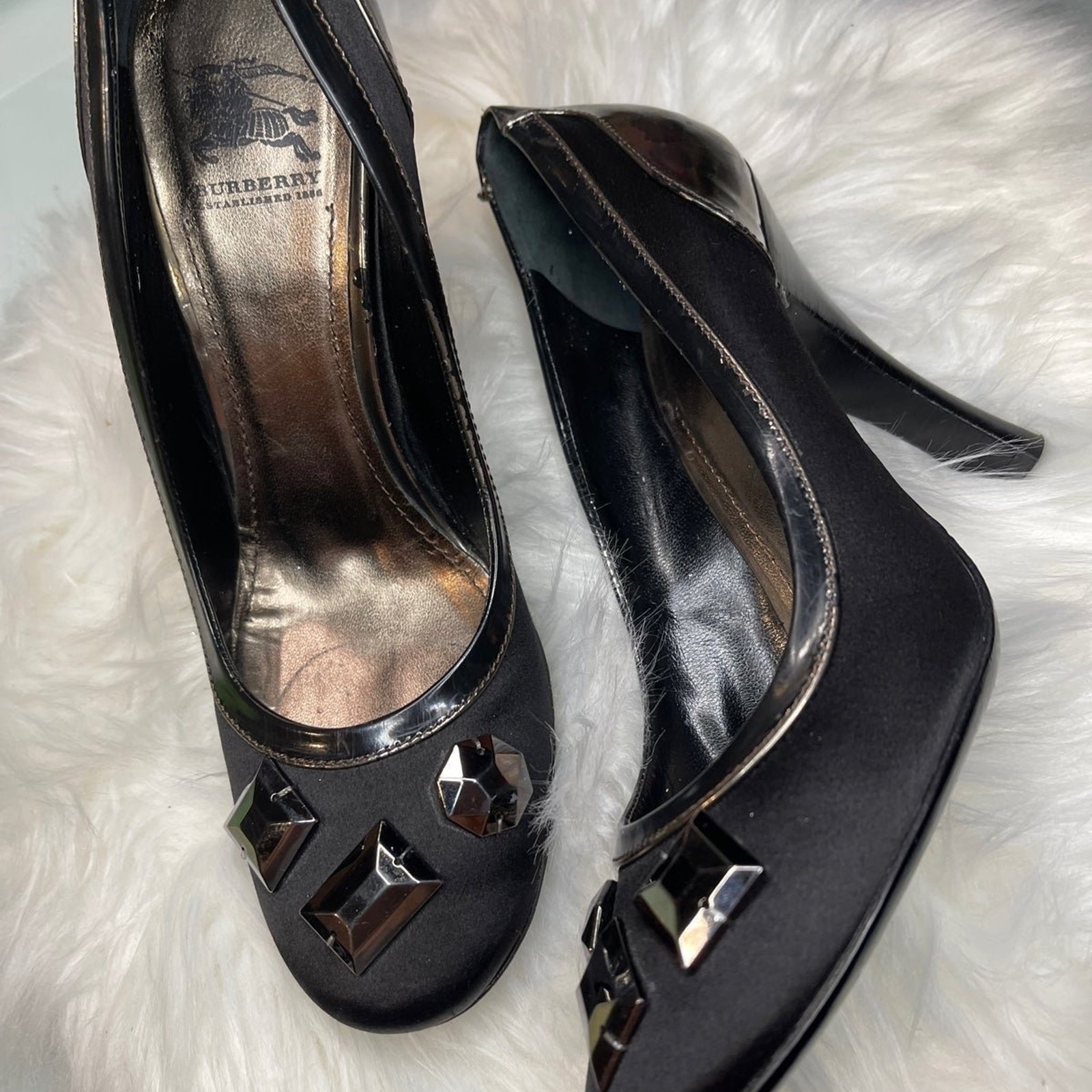 Burberry Black Satin Pumps Sz 37 7 Us